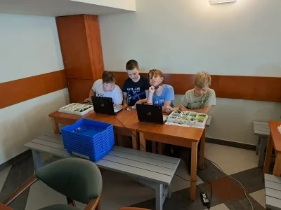 21 2zajecia z konstruowania i programowania robotow