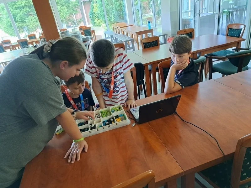 16 2zajecia z konstruowania i programowania robotow.